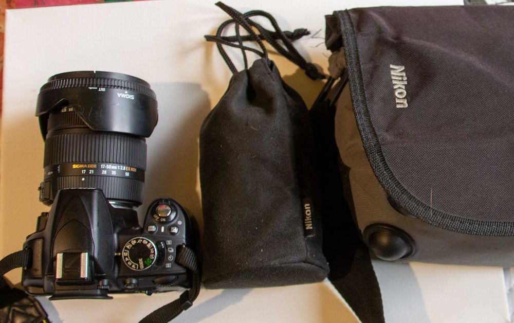 NIKON D3100 + 2 обектива + чанта