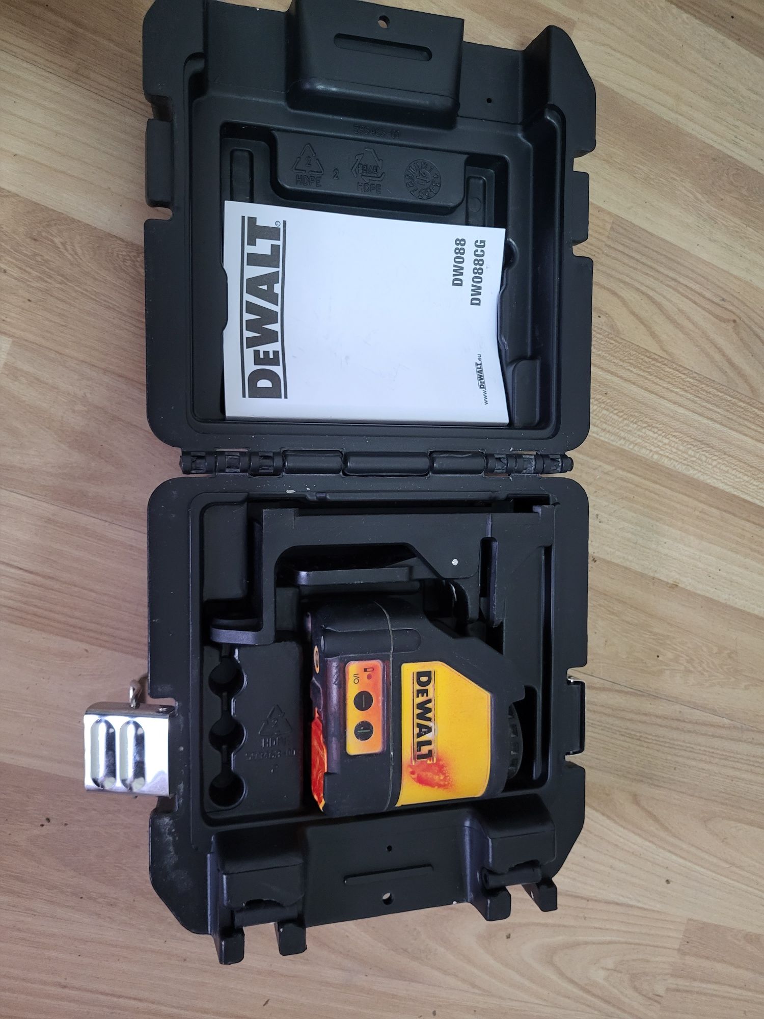 Dewalt 088CG laser liniar în cruce Raza verde