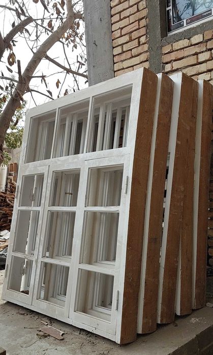 Ҳолати яхши бўлган ёғоч дереза ромлари сотилади.