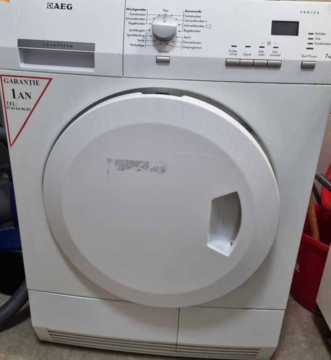 Vand uscator de rufe AEG cu pompa de caldura