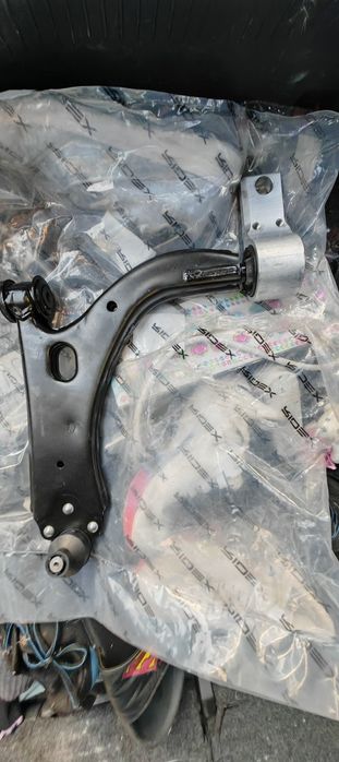 Braț suspensie Ford Fiesta ,Mazda 2 basculă față stânga