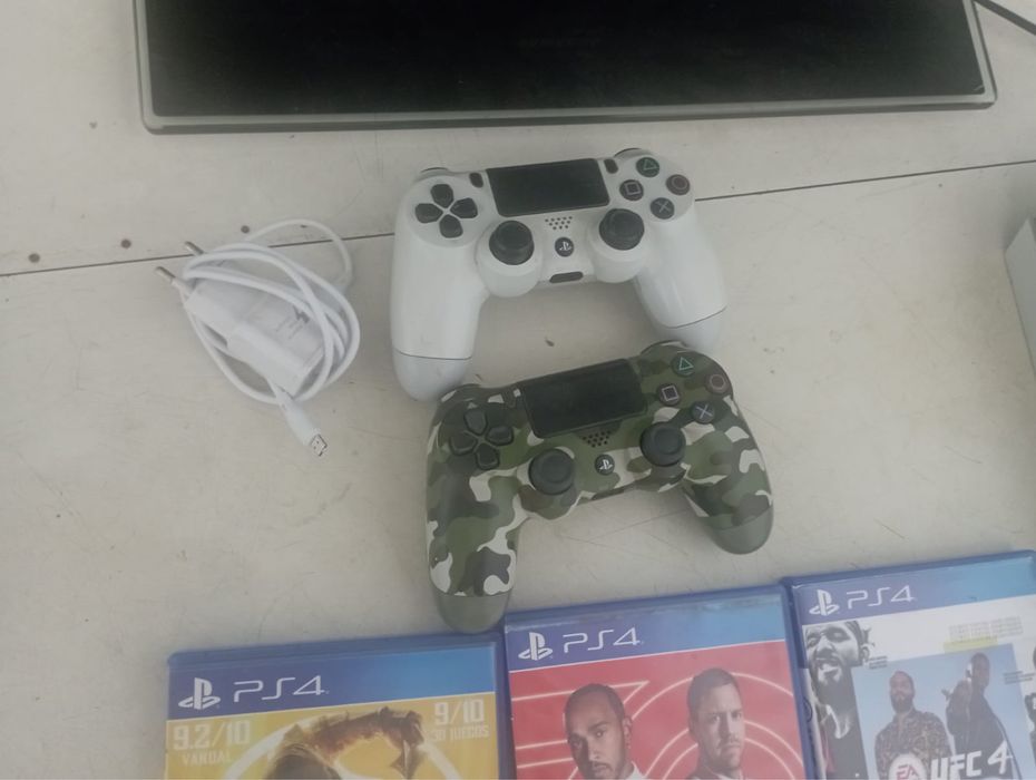 Продается ps4 вместе с телевизором