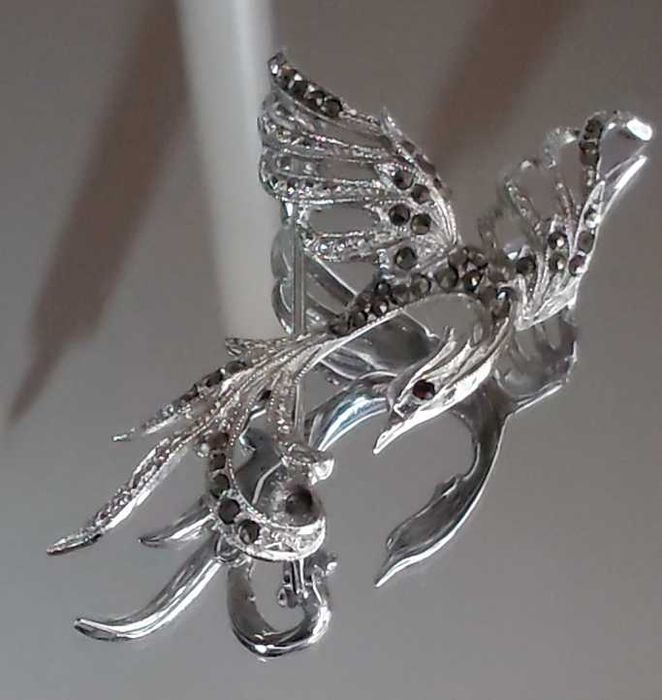 Broșă artizanală din argint cu marcasite – model Pasărea Măiastră