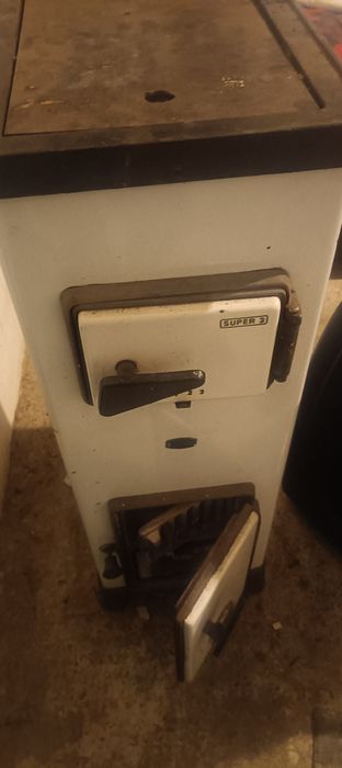 Soba încălzire lemn sau cărbune