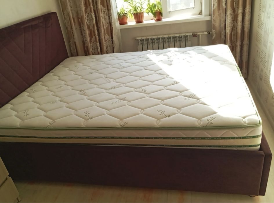 Продам тахту фиолетовую фукси