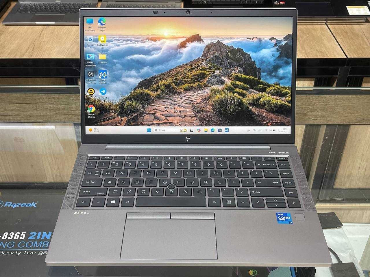 HP ZBook Firefly14 G8 intel Core i7-1185G7 озу16гб хард256ssd