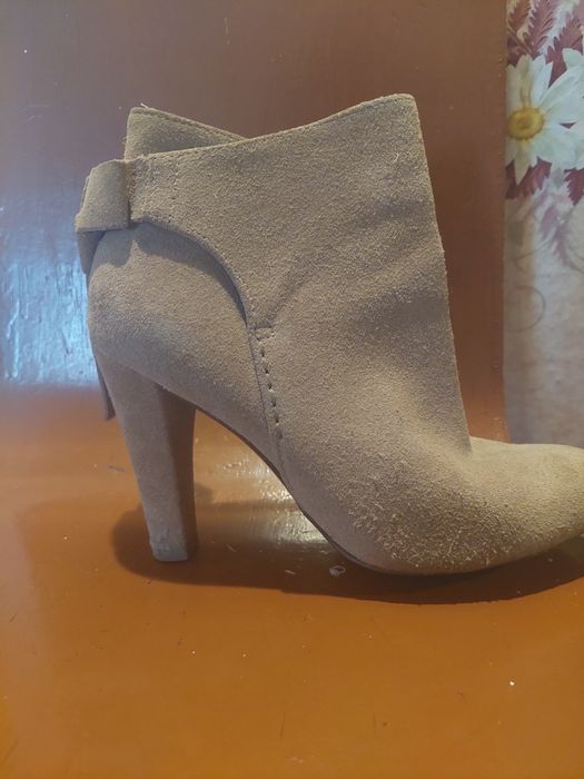 Батилионы натуральный замш беж