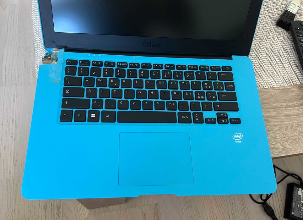 Laptop Qilive CW14Q7B defect – 32GB Flash, 2GB RAM, fara incarcator