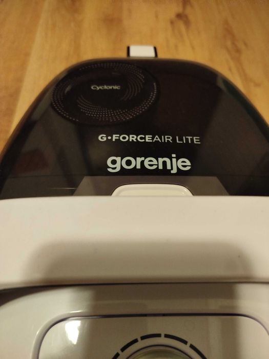 Aspirator fara sac GORENJE G-Force Air Lite 3.3L 700W putin folosit
