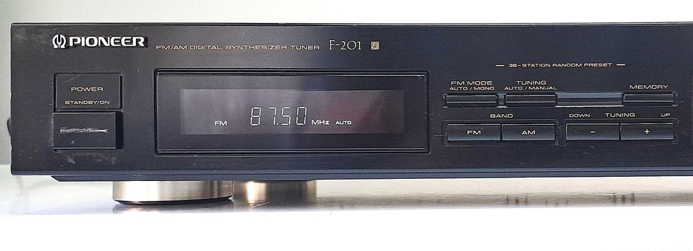 Pioneer F 201 muzica AM FM Made in UK muzica