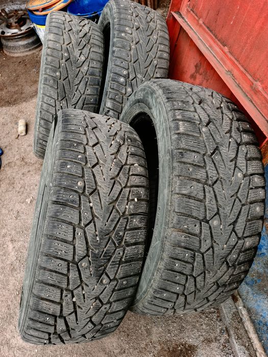 Зимние шины R-17 215/55 Nokian Nordman-7