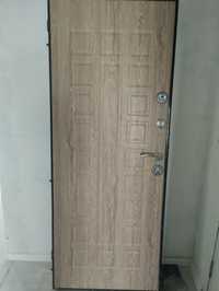 Дверь железная входная без коробки б/у