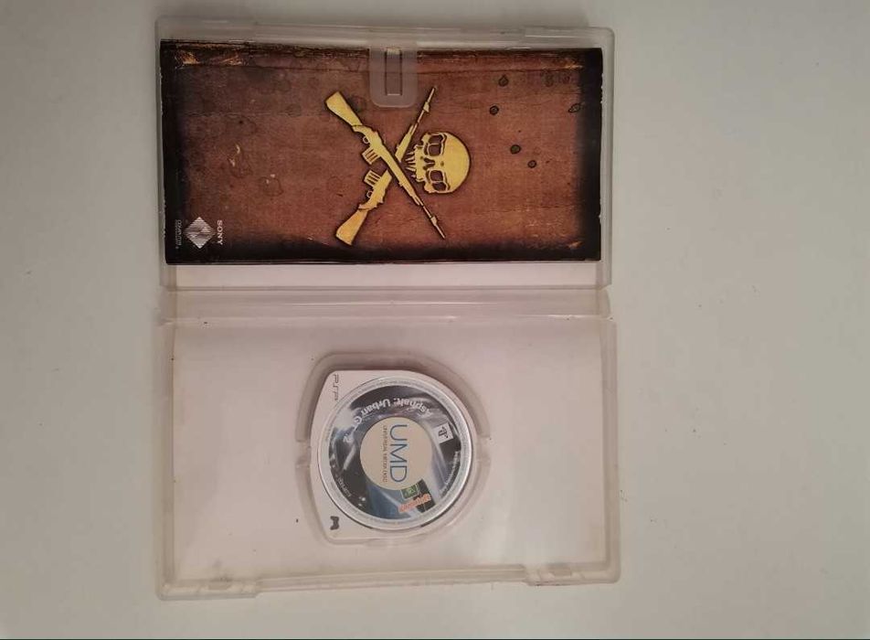Vand 3 jocuri psp și un film original