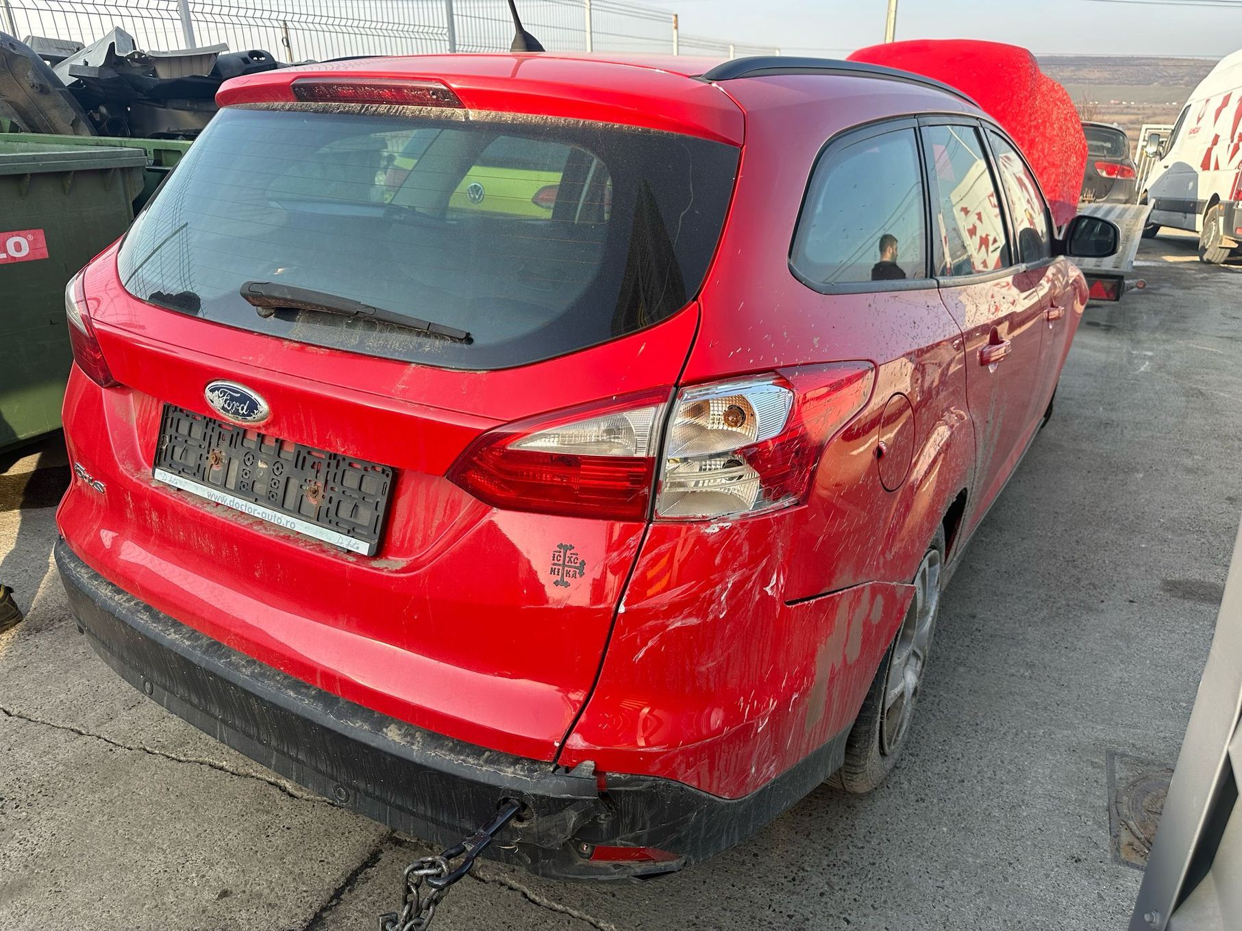 Dezmembrez / Dezmembrari / Piese / Accesorii Ford focus 3 2013 rosu break 1.6 tdci T1DB volan stanga