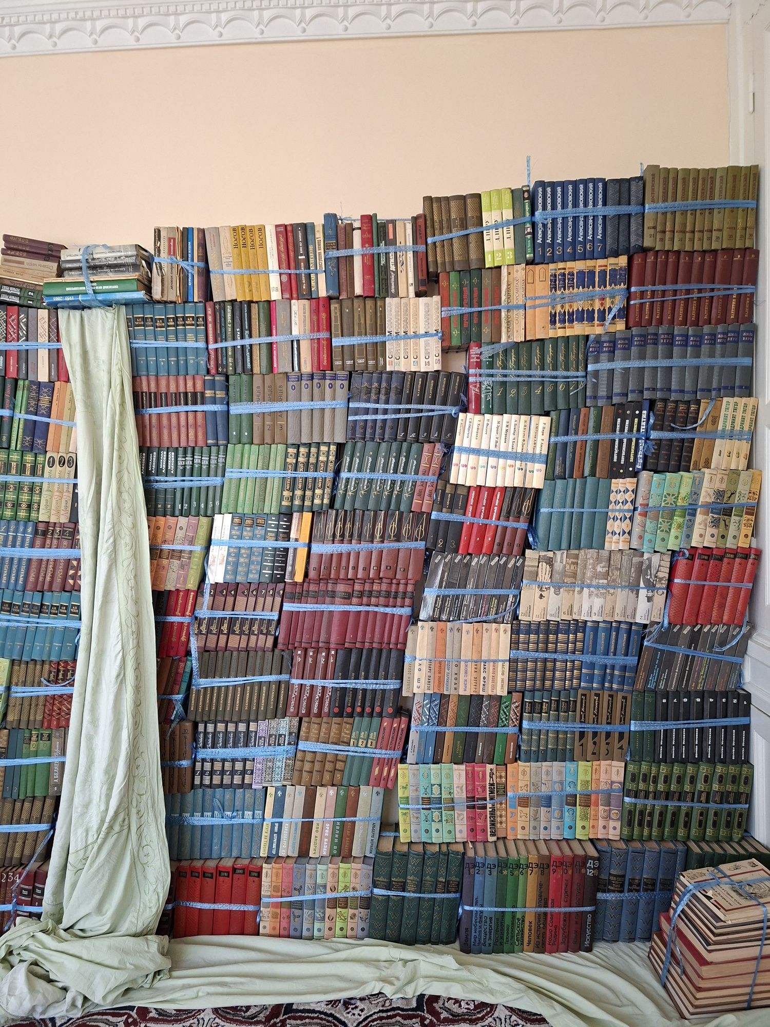 КСтарые книги продаются по выгодной цене