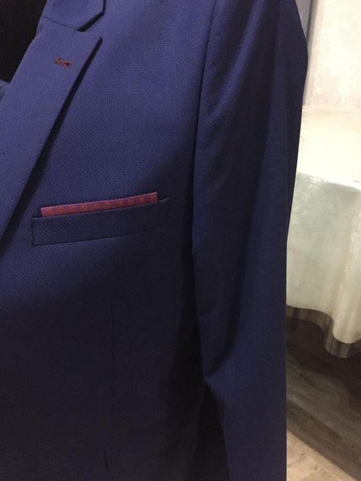 Шикарный мужской костюм.