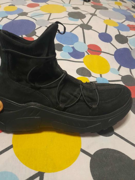 Ghete purtate o data dama