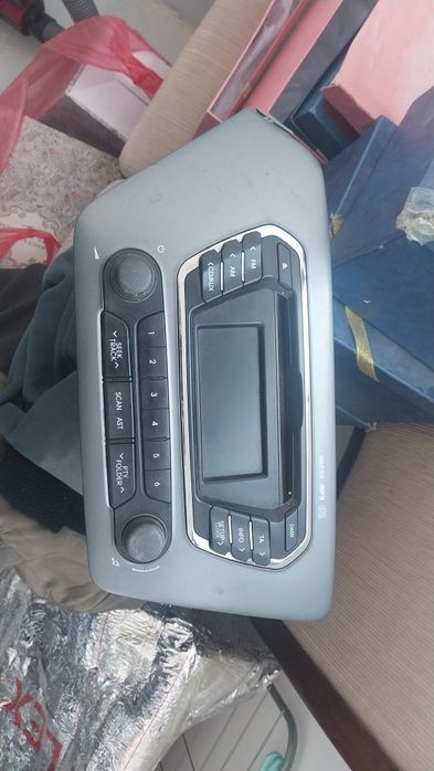 Штатны магнитафон на киа рио 3 2014год