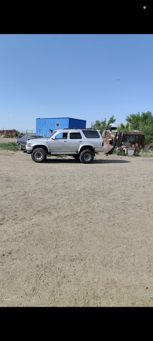 Продам машину Toyota Hilux Surf