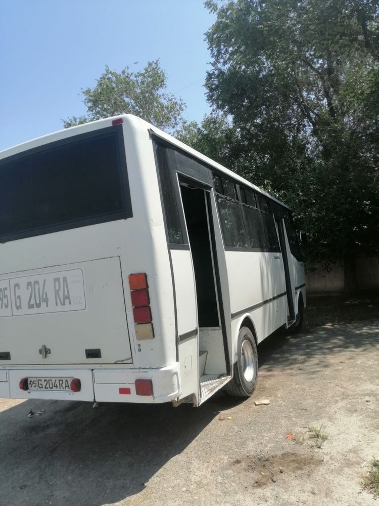 Исузи автобус НП 21