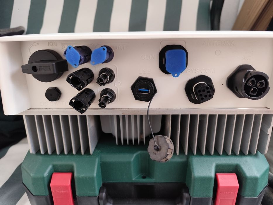 Invertor hibrid 6kW growatt