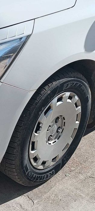 продается комплект зимних шин KUMHO с дисками R15