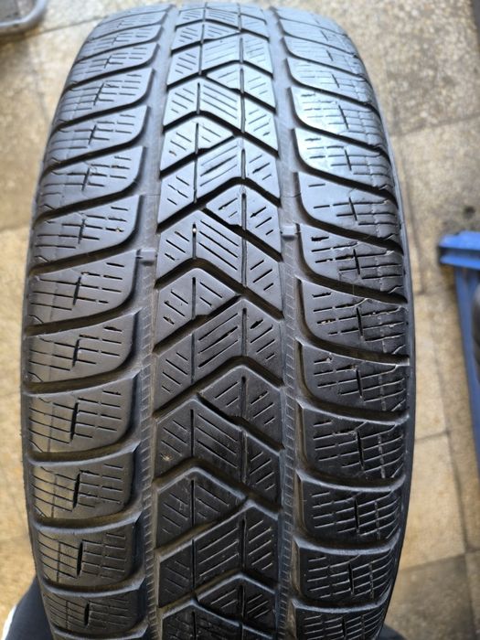 215 60 17 Pirelli Зимни 2бр.
