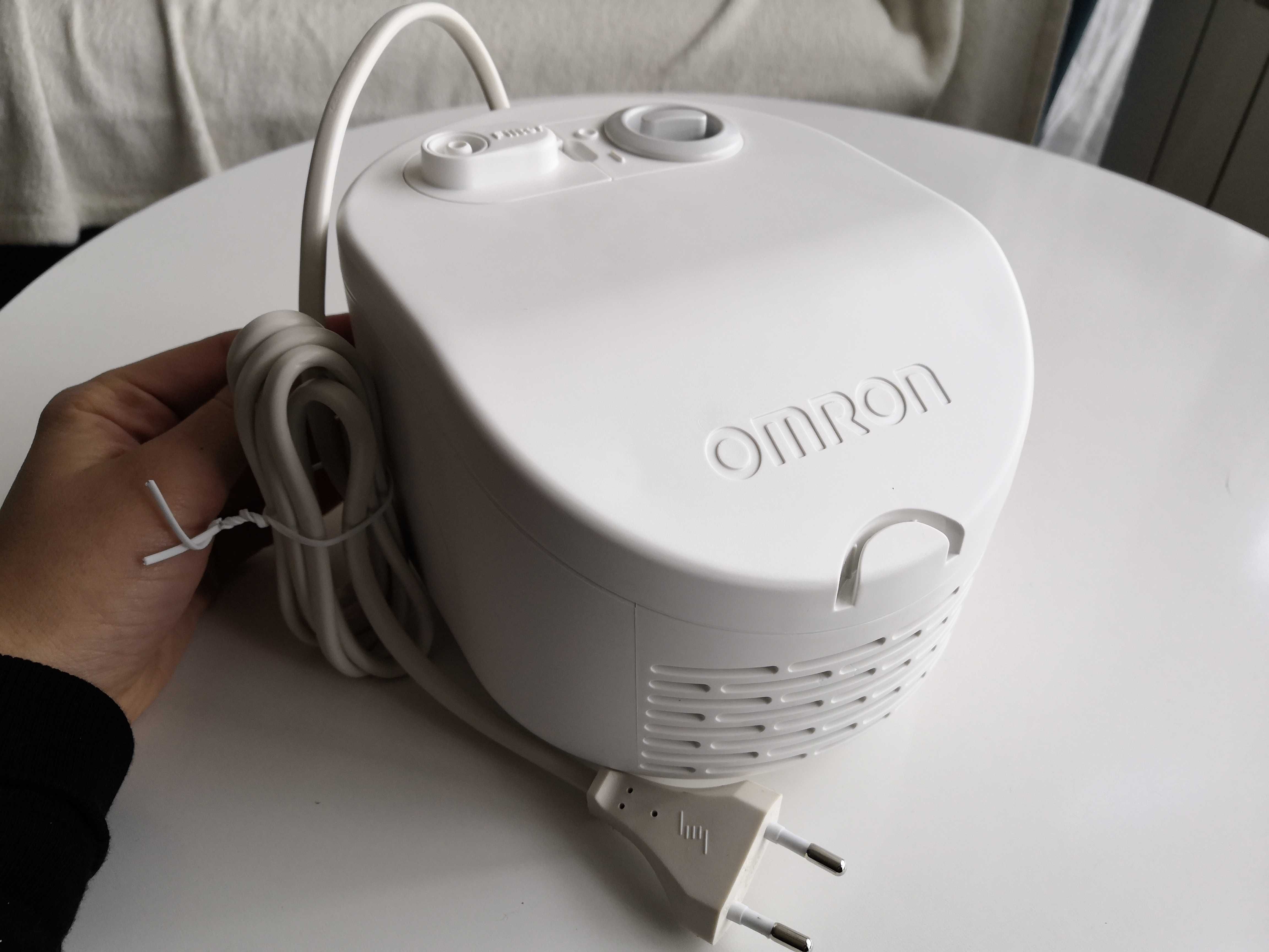 OMRON C101 Essential компресорен инхалатор