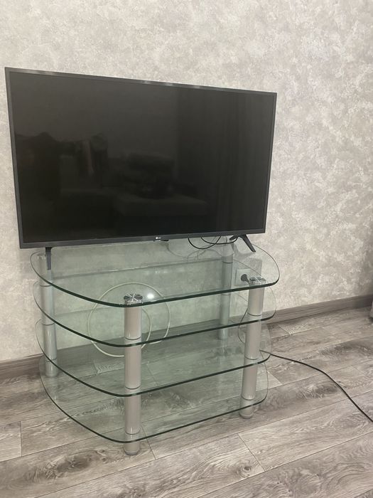 Продам тумбу под телевизор и не только