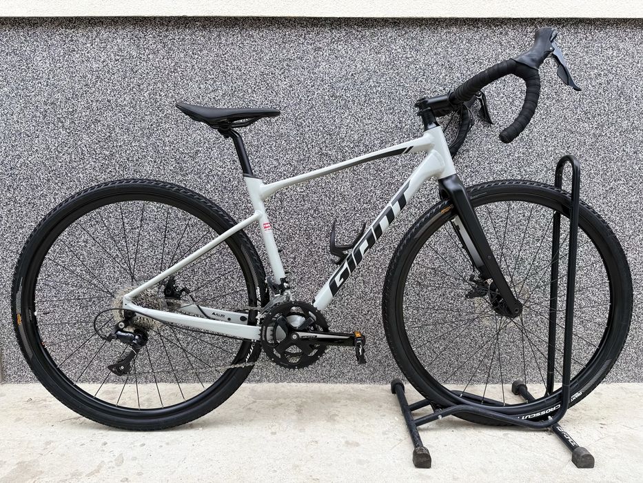 Giant Revolt 2 Gravel – като нов | Shimano Sora 2x9 | размер S