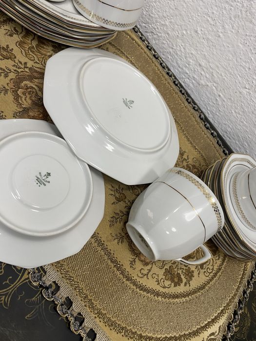 Порцеланов сервиз за кафе бавария със златни кантове