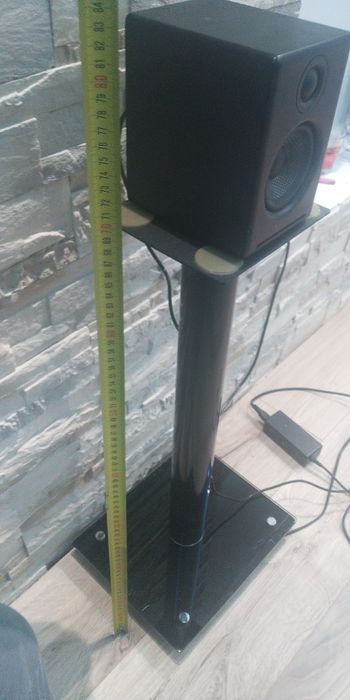 Vând stative interior pentru monitoare sau alte tipuri de boxe