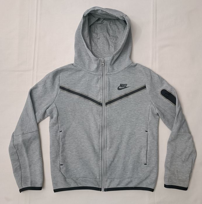 Nike Tech Fleece Sweatshirt оригинално горнище ръст 137-147см Найк