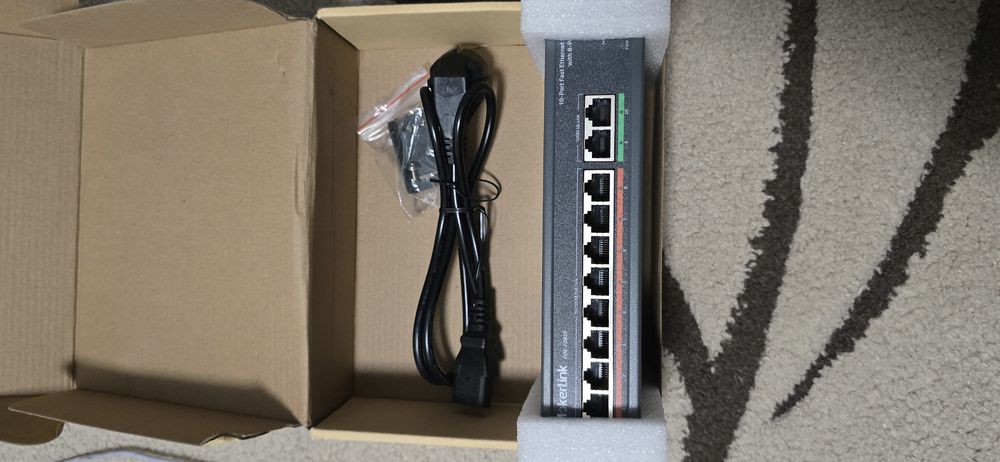 SSwitch poe 8 porturi 10/100mbps+2 uplink