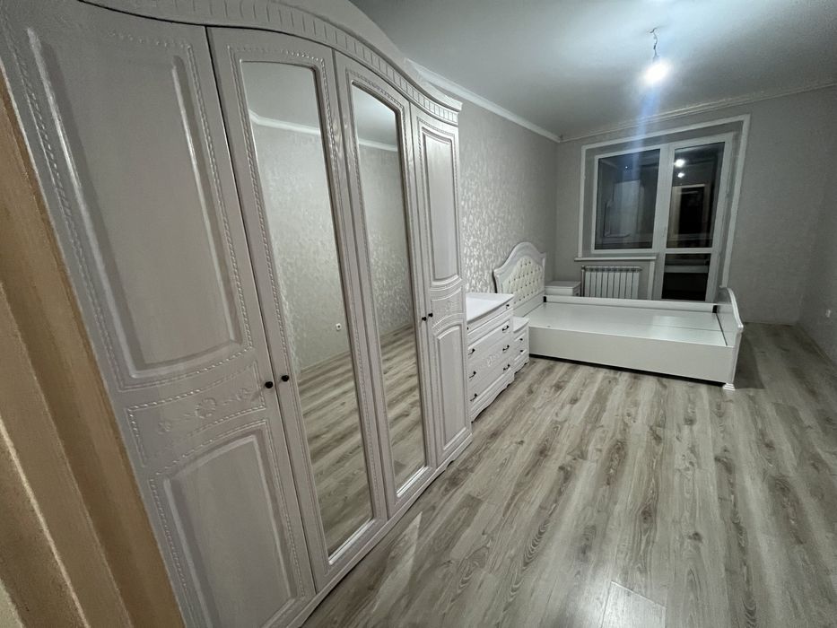 Продам спальный гарнитур