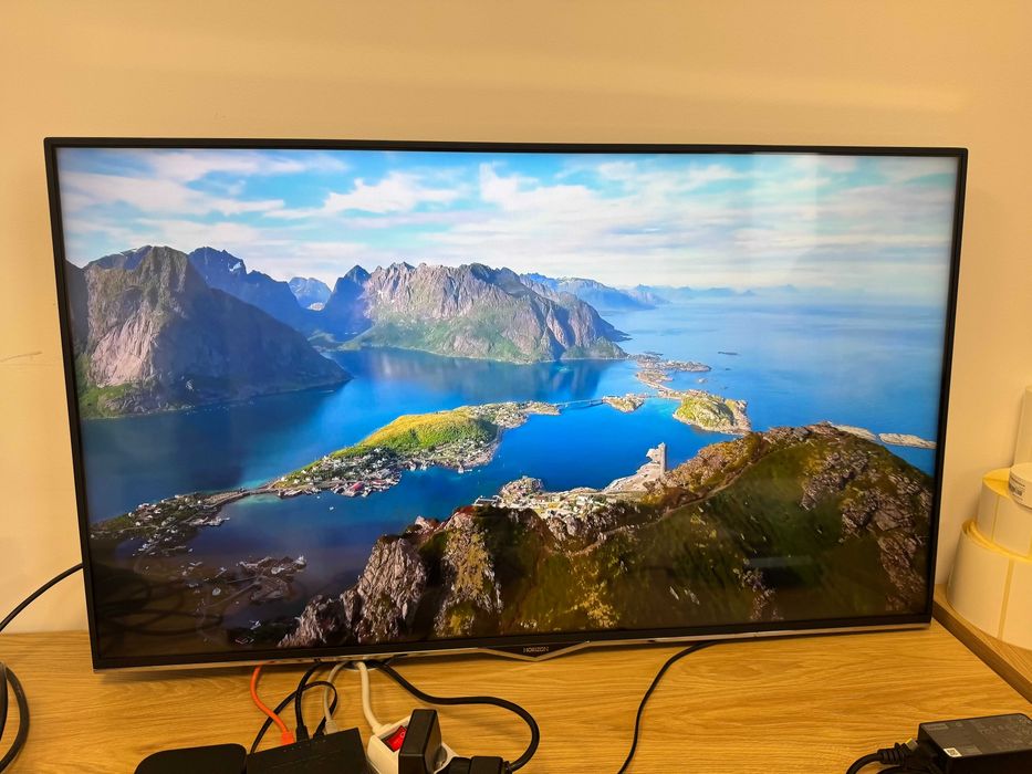 TV Horizon 43HL8500U, 4K UltraHD, 108cm +Google Chromecast 3 Full-HD