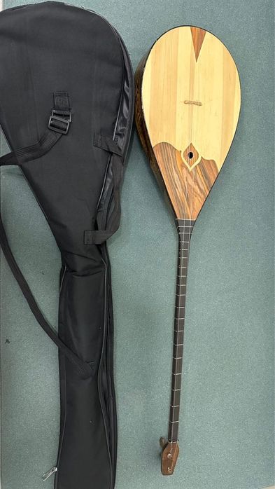 Домбыра с чехлом