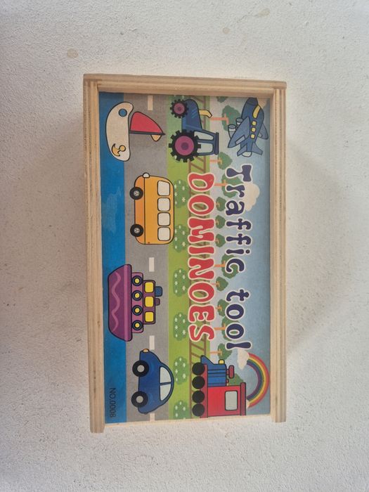 Vand 4 jocuri DOMINO, 28 piese