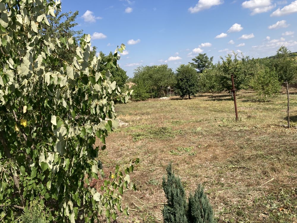 Парцел с къща в общ. Аксаково село Крумово