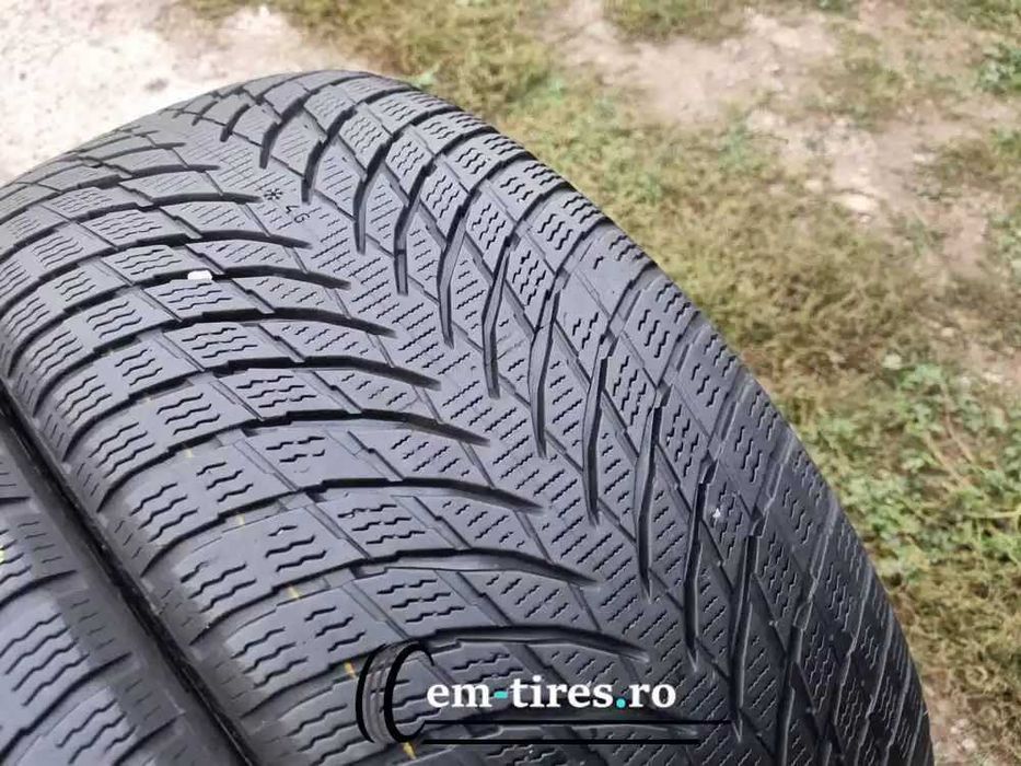 SET 2 Anvelope Iarna 225/45 R18 NOKIAN WR Snowproof P 95V - Runflat
