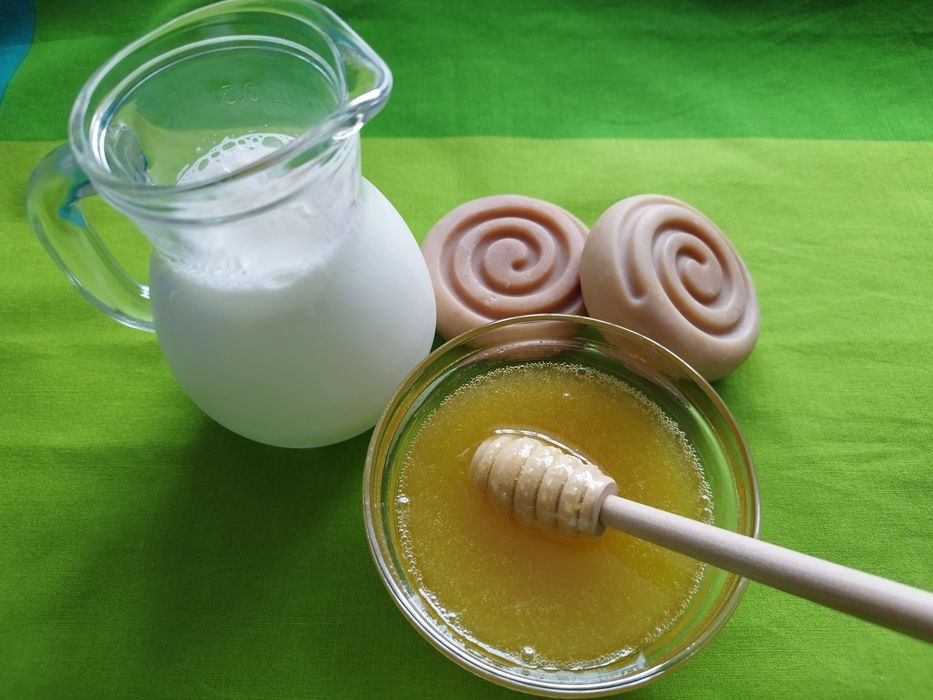 Натурален сапун "Мед и козе мляко"