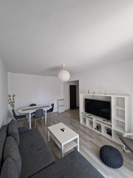 Inchriez apartament- proprietar