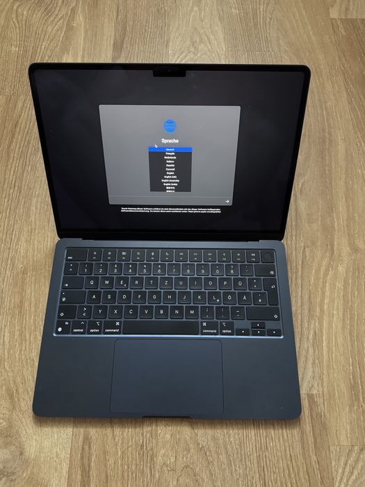 Aople MacBook Air M2 pentru piese sau recarosare