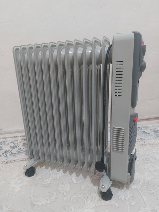 Срочно продам радиатор масляный, почти новый машина, купили недавно,