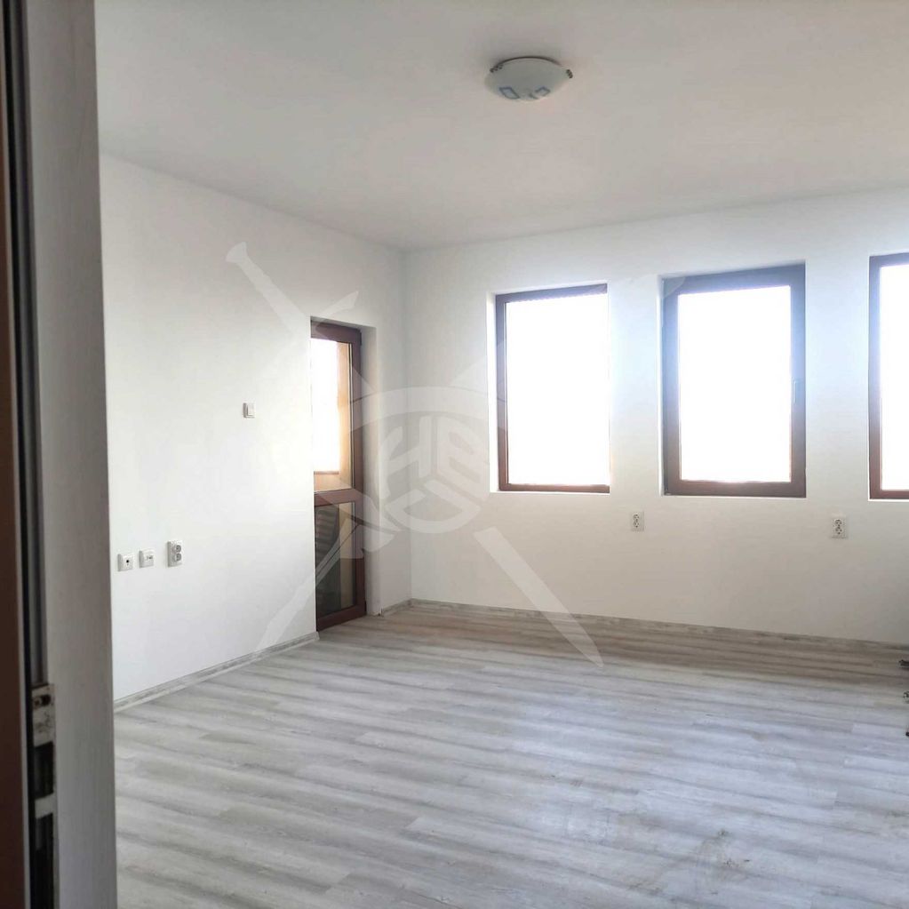 Продава се Къща в с. Царичино, Област Добрич - 270 кв.м за 626 €/кв.м - Снимка #11
