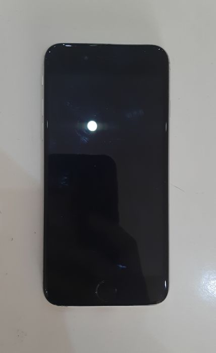 Телефон iPhone 6