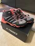 adidas маратонки TERREX mid gtx k
