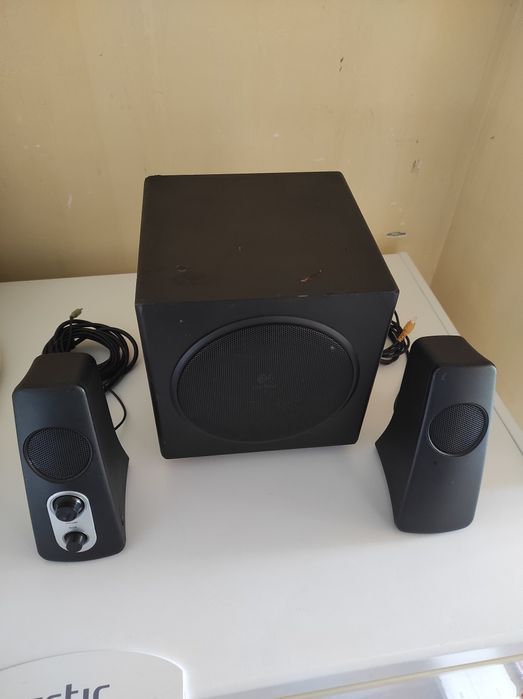 Sistem Logitech 2.1 Z523