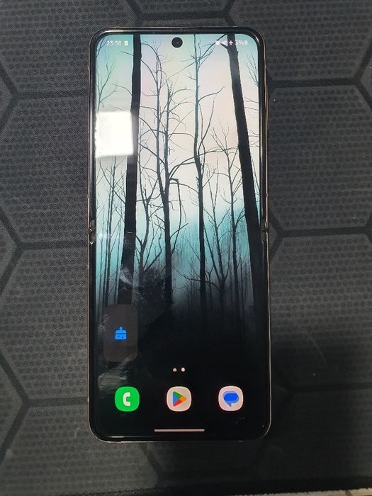 Samsung Galaxy Z Flip4