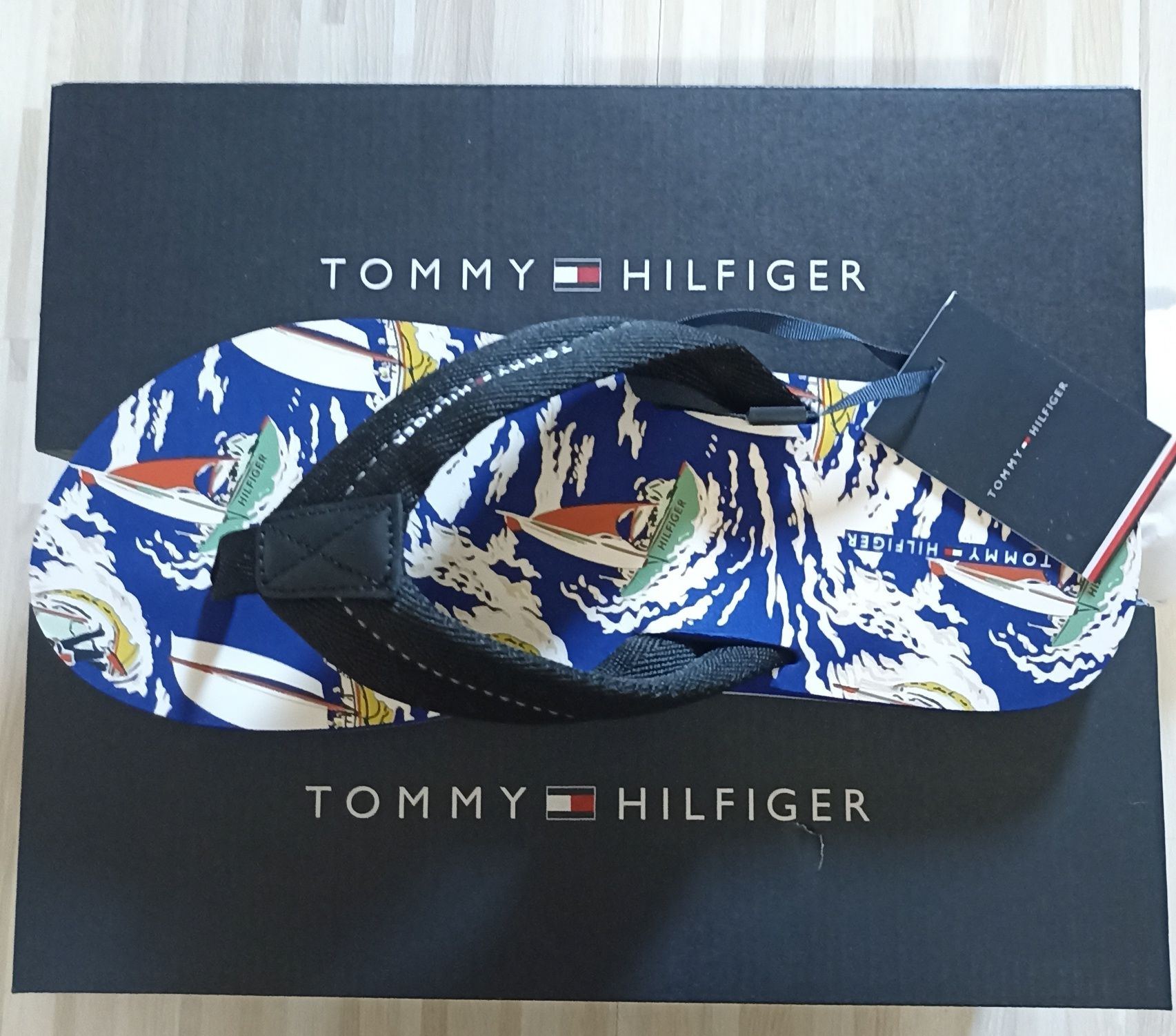 Сланцы Tommy Hilfiger